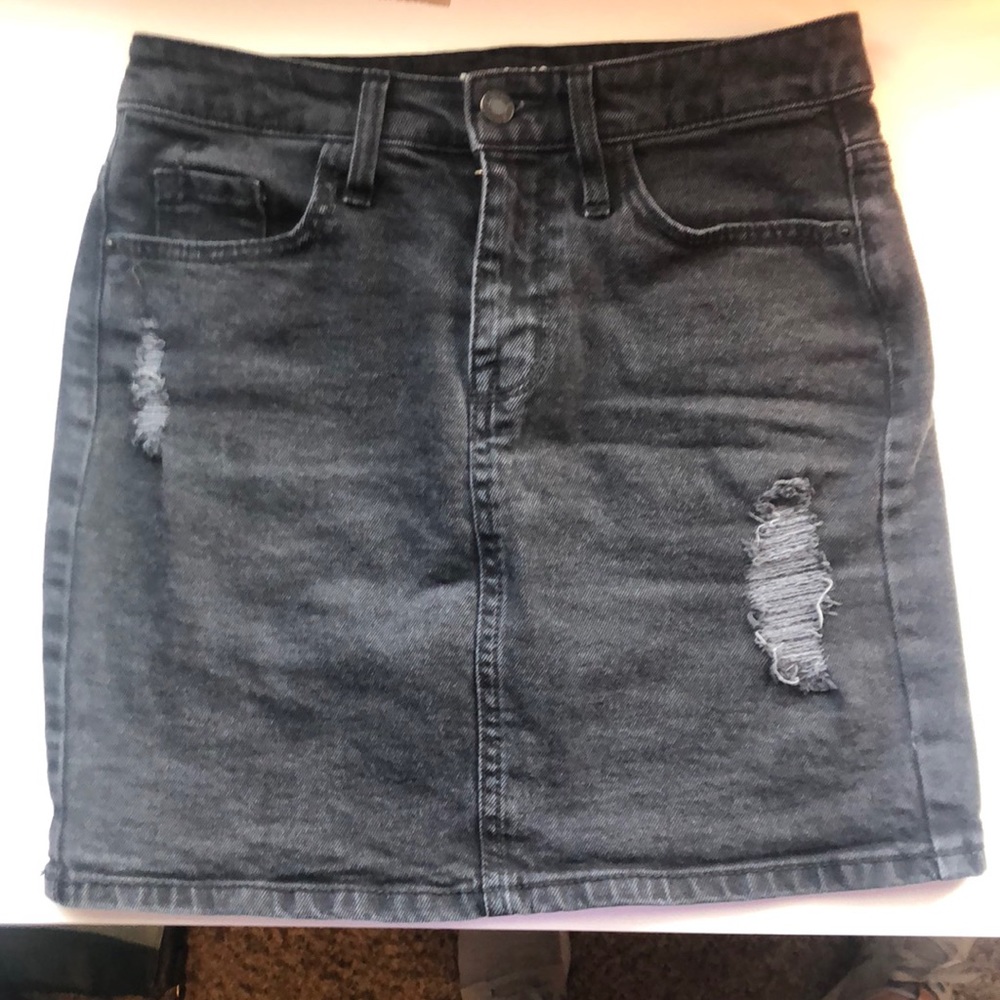 NWOT BLACK DENIM SKIRT